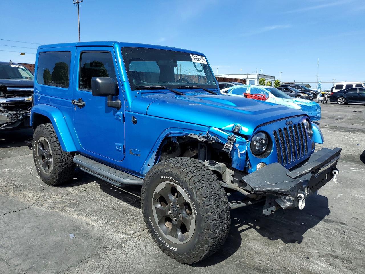 2014 Jeep Wrangler Sahara - zdjęcie 4
