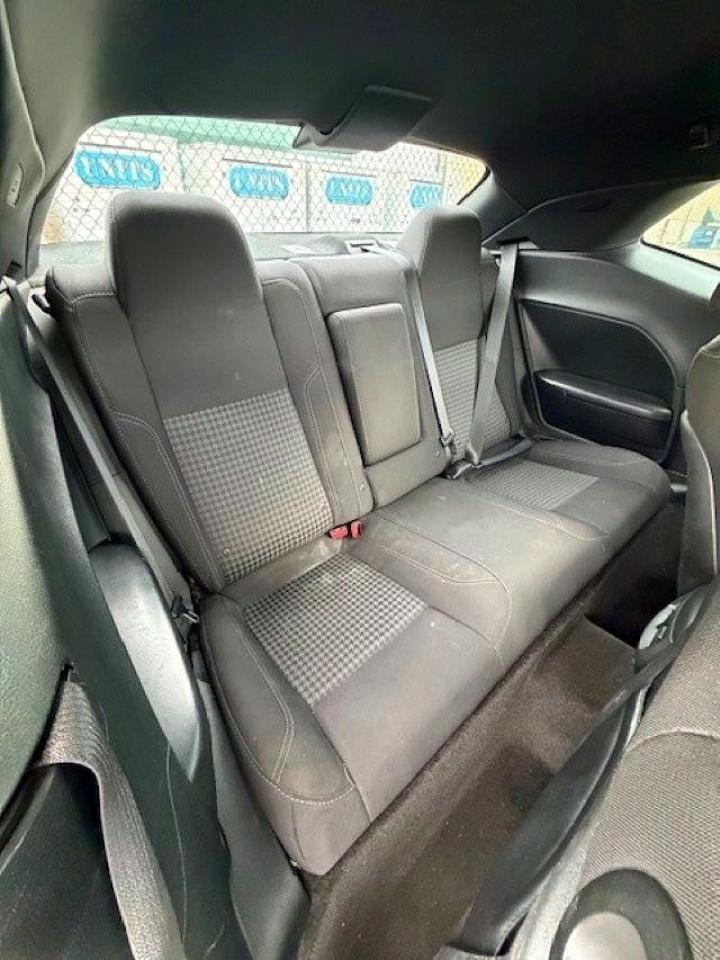 2015 Dodge Challenger Sxt - zdjęcie 6