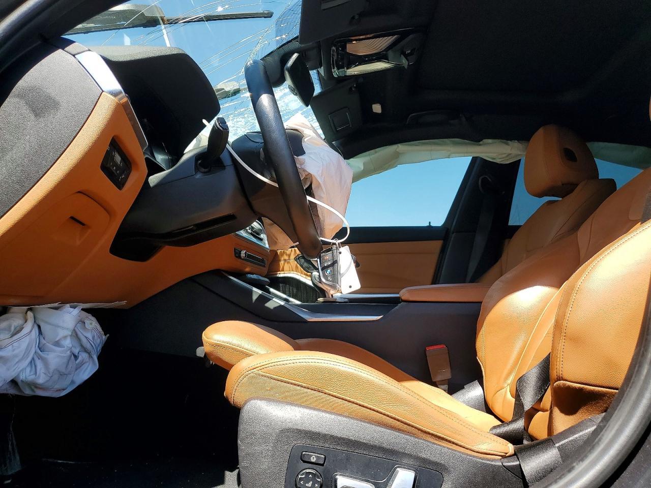 2021 BMW 330Xi - zdjęcie 7