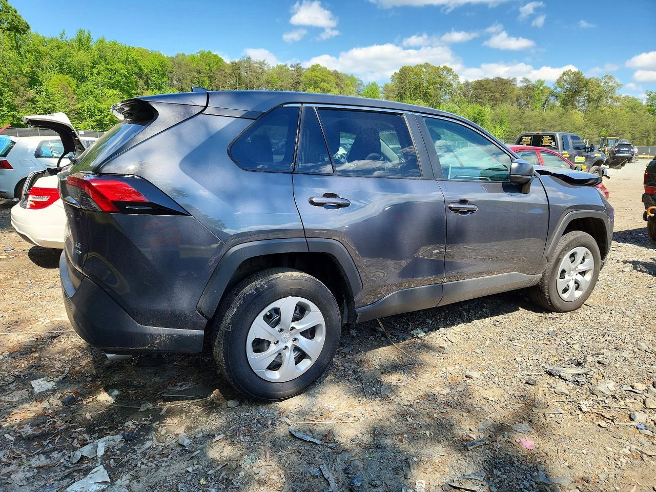 2025 Toyota Rav4 Le - zdjęcie 3