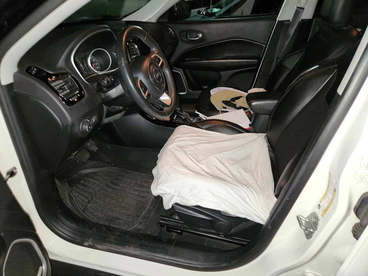 2021 Jeep Compass Latitude - zdjęcie 7