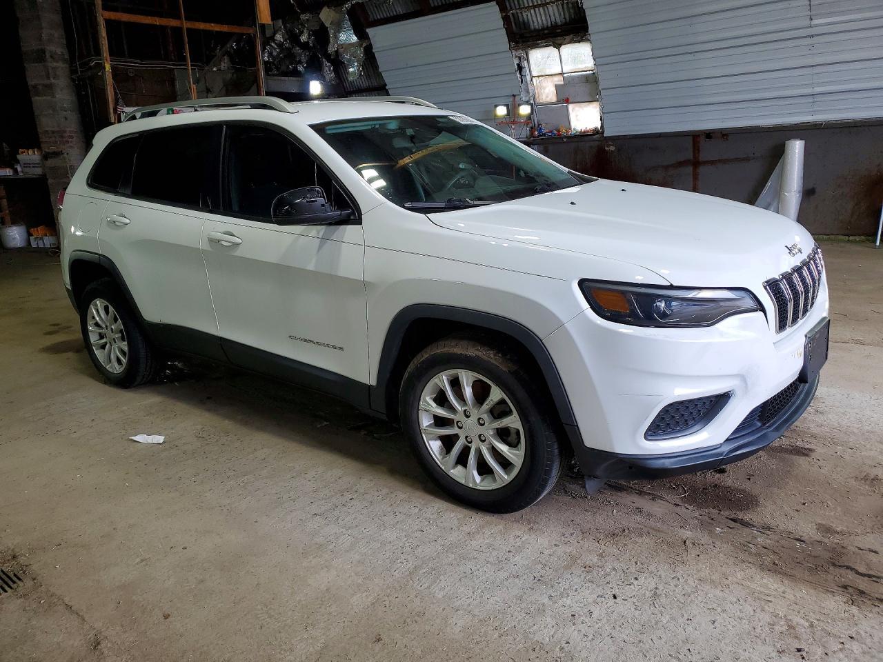 2021 Jeep Cherokee Latitude - zdjęcie 4