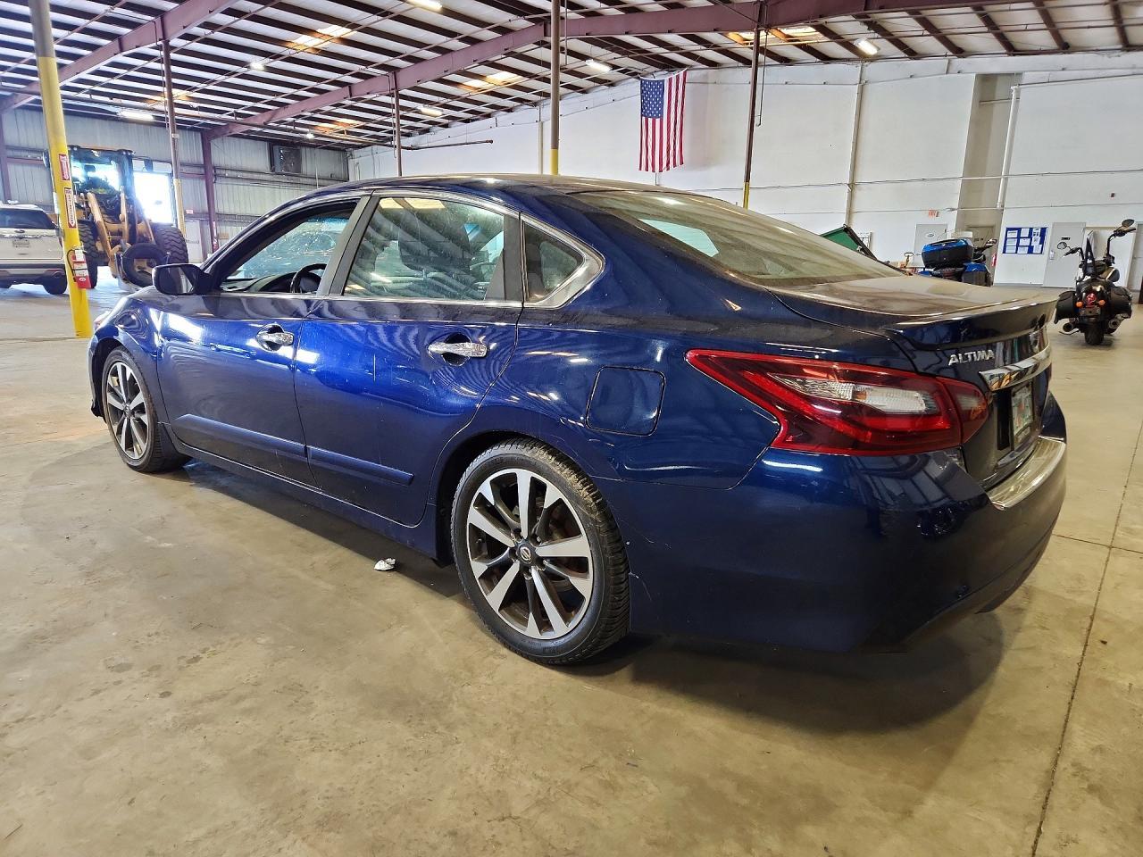 2017 Nissan Altima 2.5 Sr - zdjęcie 2