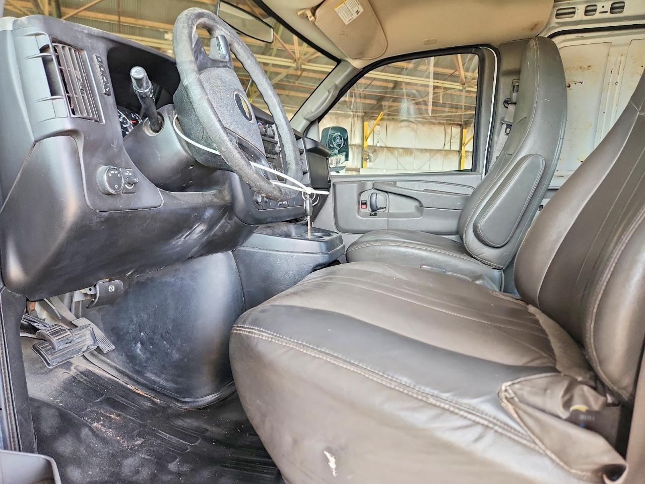 2014 Chevrolet Express G1500 - zdjęcie 7
