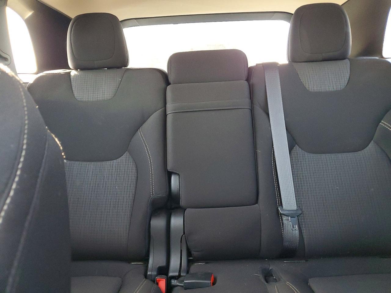 2015 Jeep Cherokee Latitude - zdjęcie 10