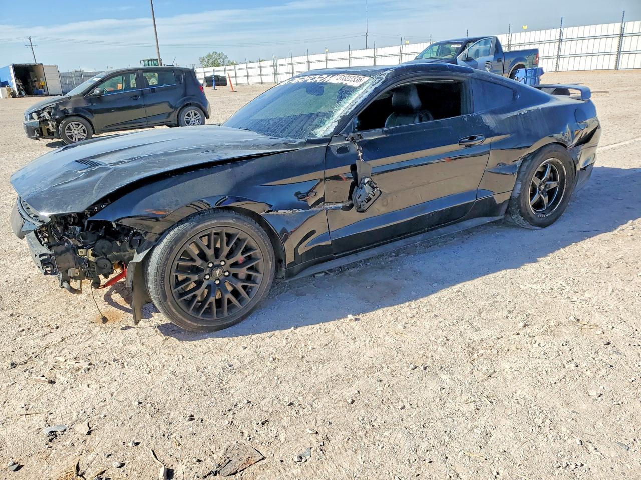 2020 Ford Mustang Gt - zdjęcie główne