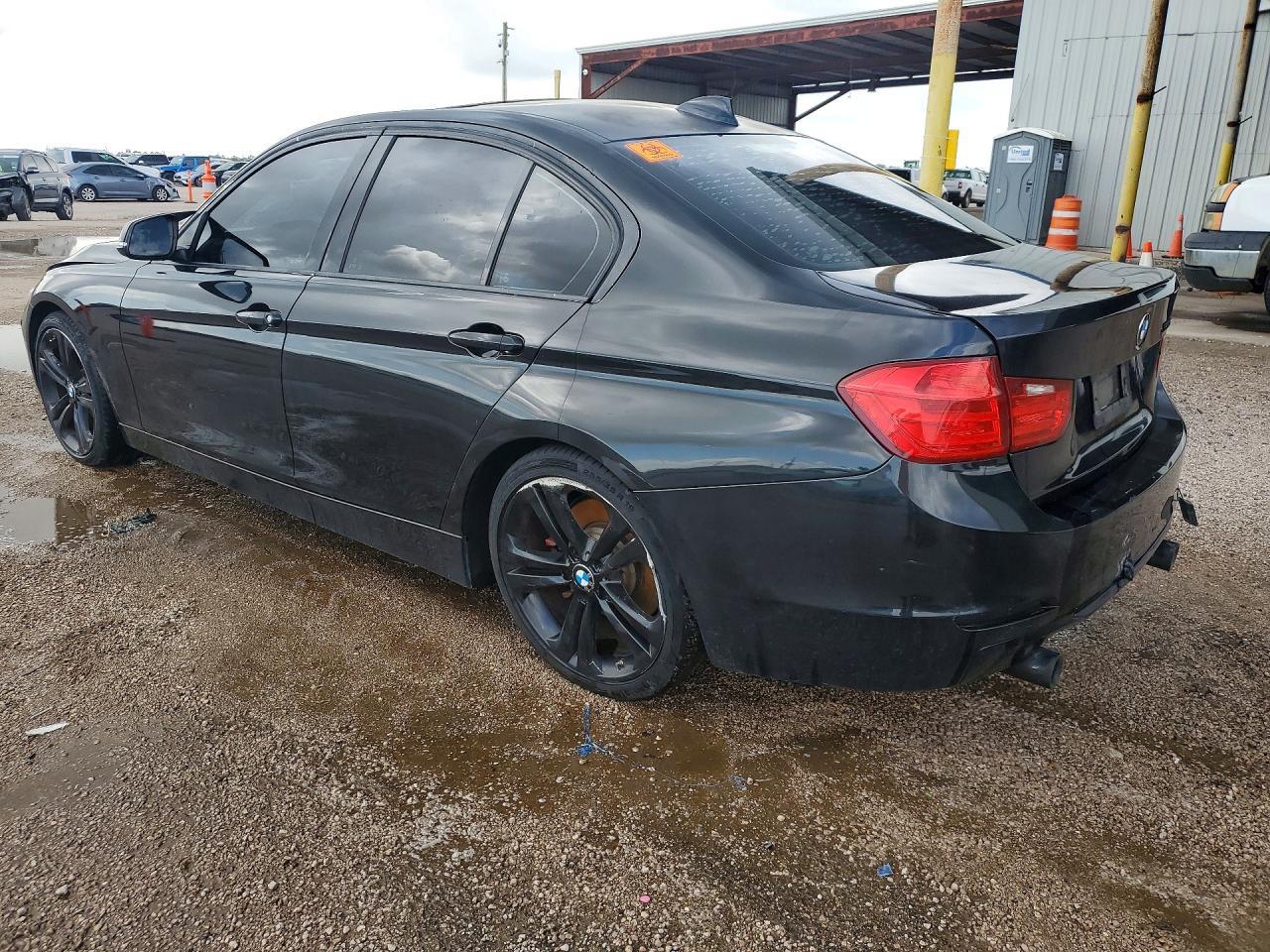2015 BMW 335 I - zdjęcie 2