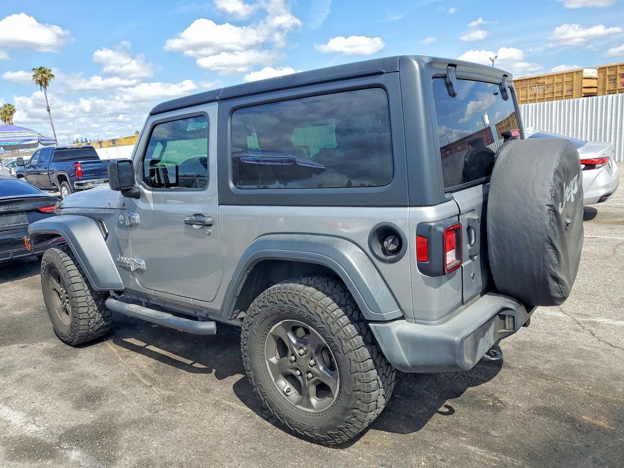 2019 Jeep Wrangler Sport - zdjęcie 2