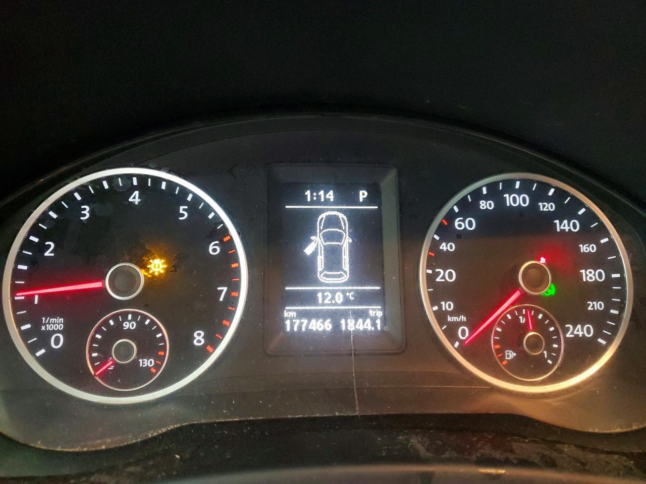 2014 Volkswagen Tiguan S - zdjęcie 9