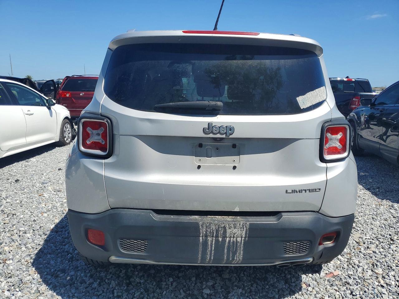 2016 Jeep Renegade Limited - zdjęcie 6