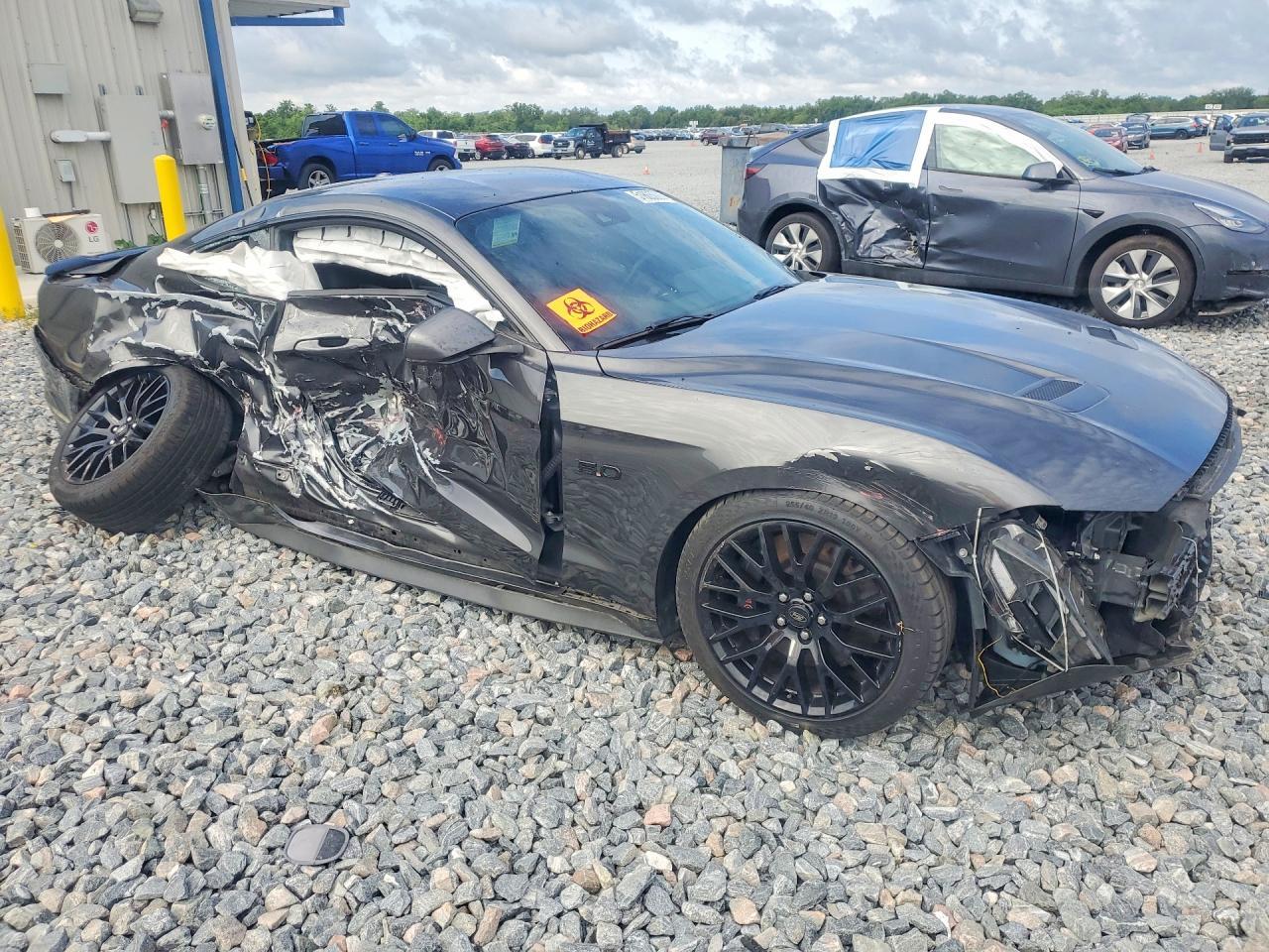 2019 Ford Mustang Gt - zdjęcie 4