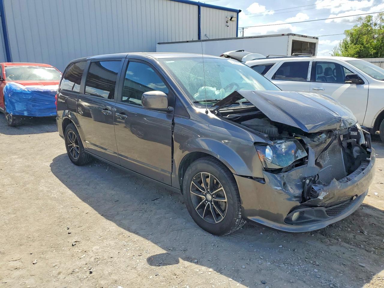 2018 Dodge Grand Caravan Gt - zdjęcie 4
