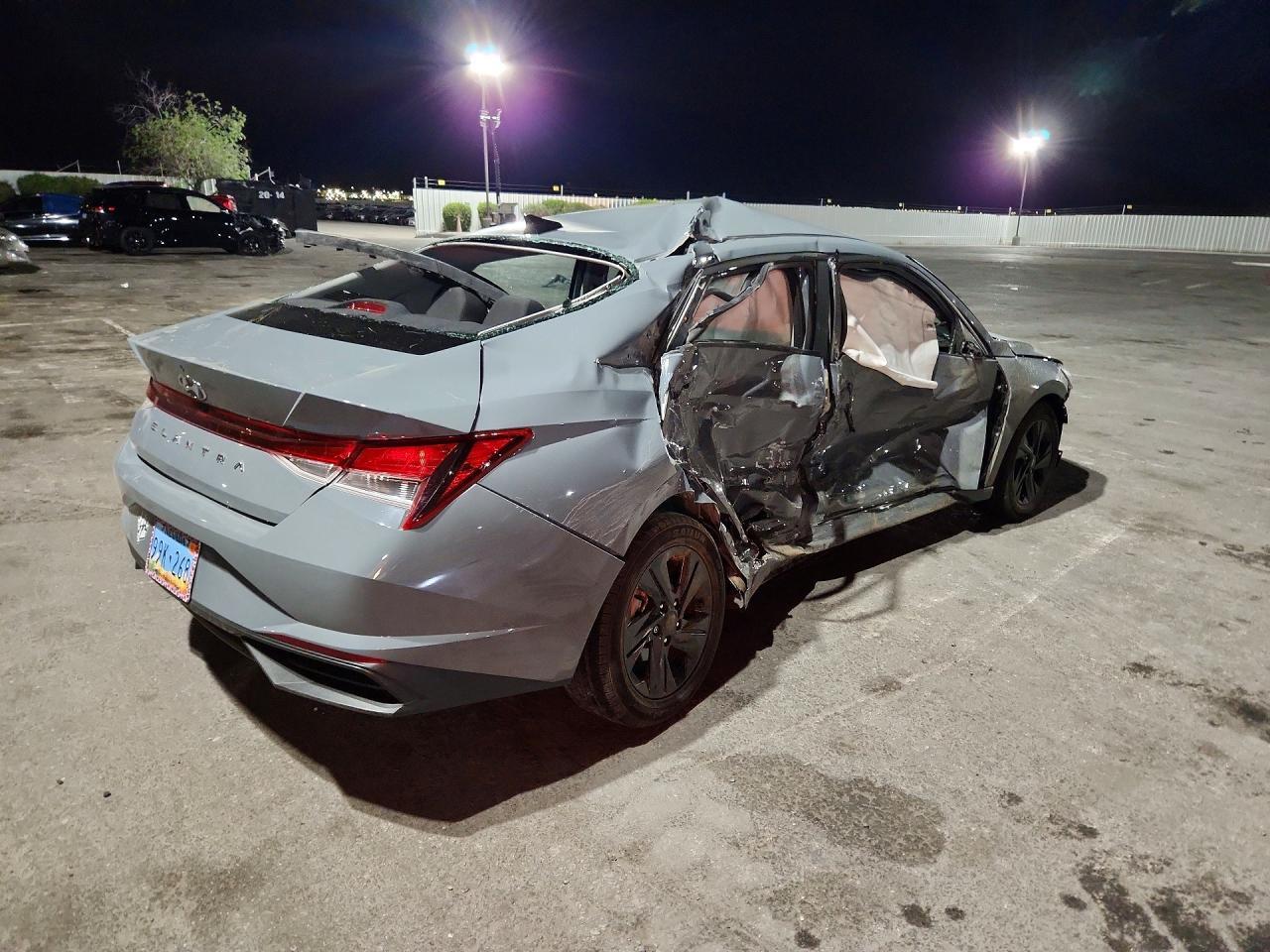 2022 Hyundai Elantra Sel - zdjęcie 3