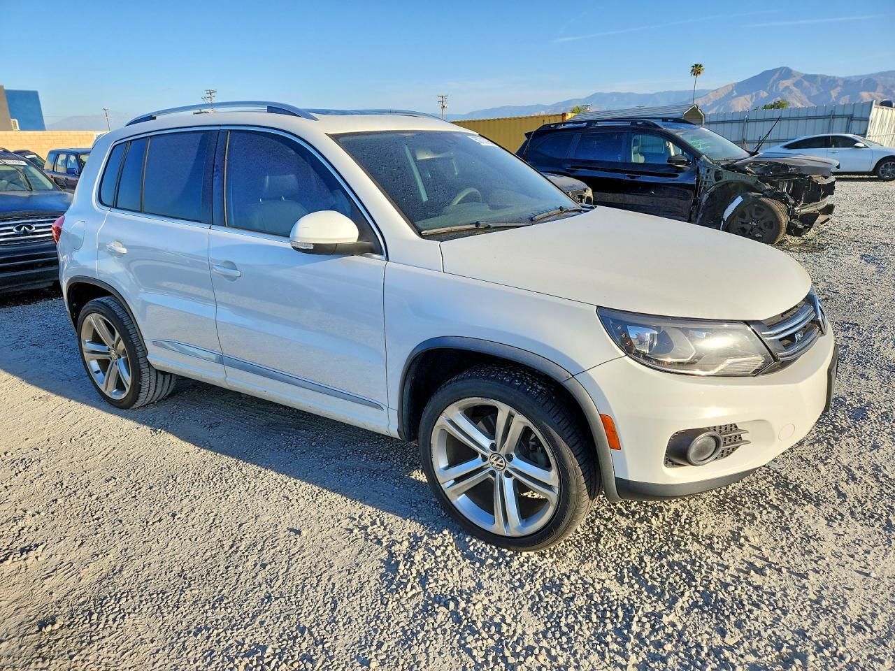 2014 Volkswagen Tiguan S - zdjęcie 4