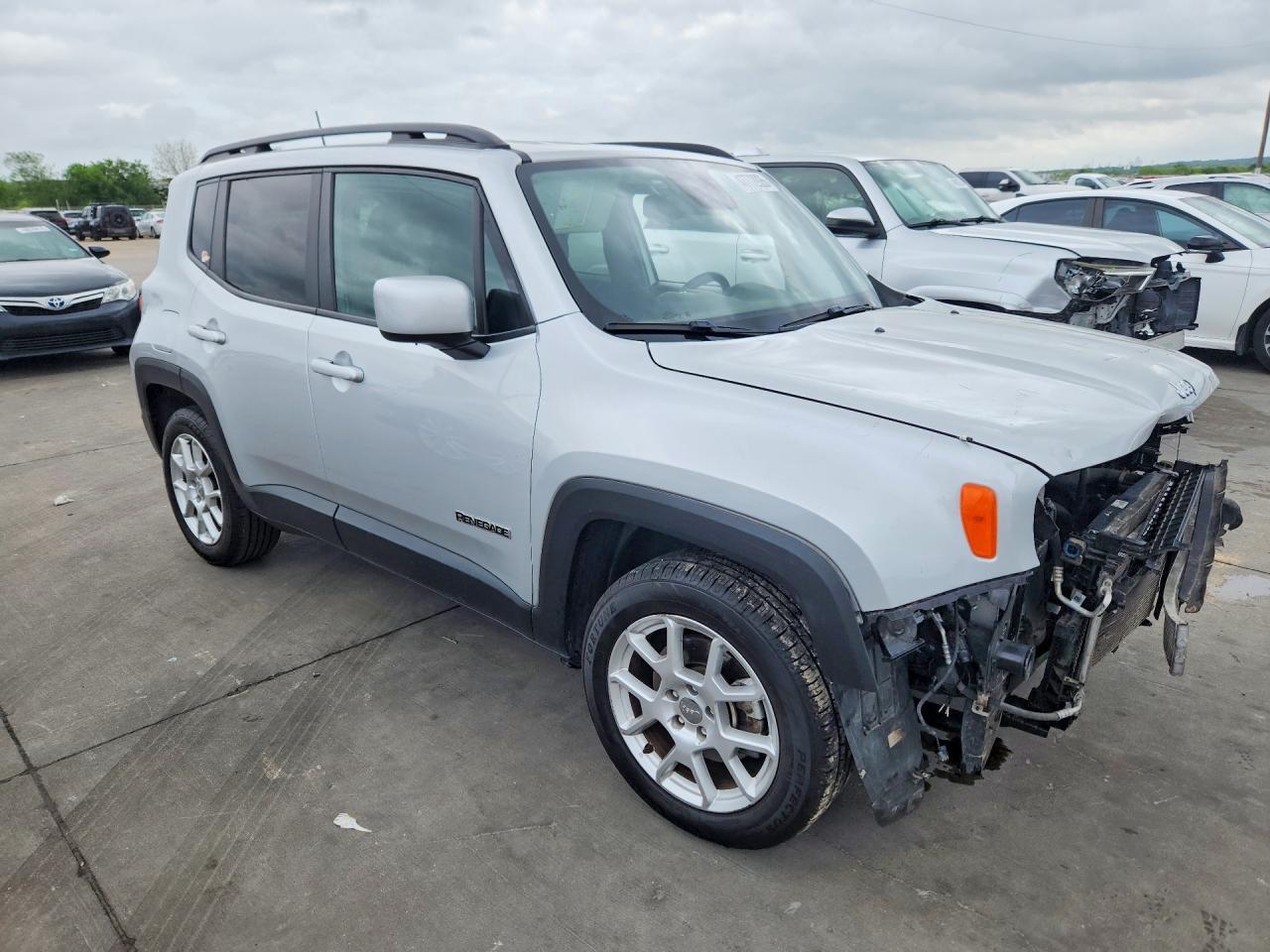 2020 Jeep Renegade Latitude - zdjęcie 4