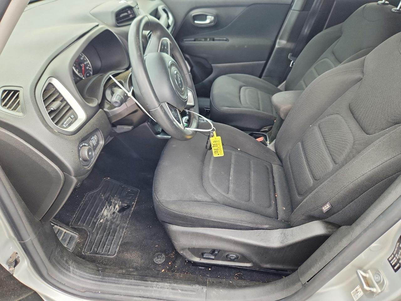 2020 Jeep Renegade Latitude - zdjęcie 7