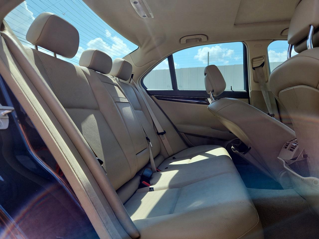 2013 Mercedes-Benz C 300 4Matic - zdjęcie 10