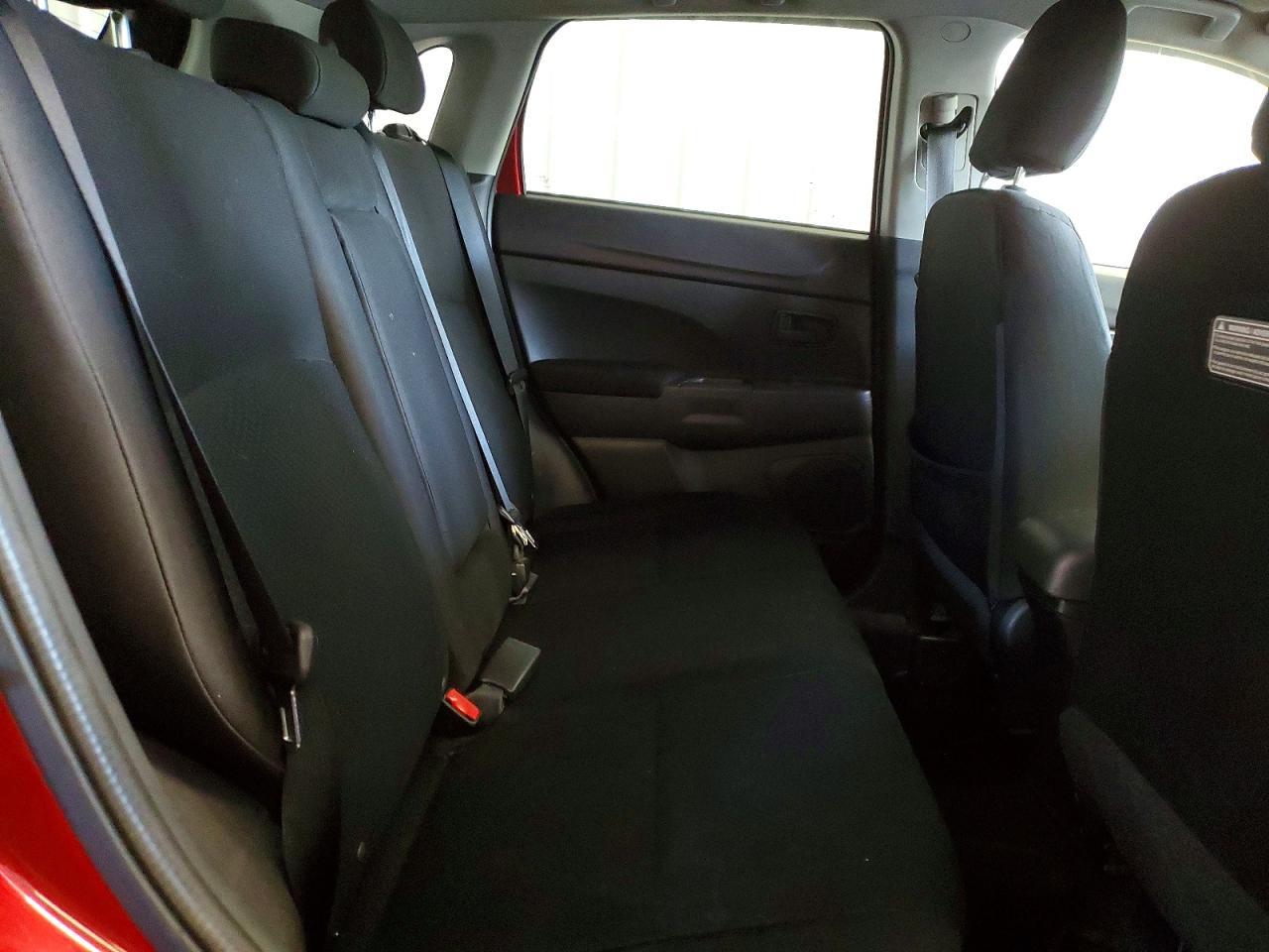 2015 Mitsubishi Outlander Sport Es - zdjęcie 11