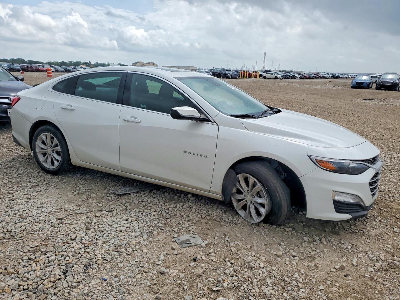 2024 Chevrolet Malibu Lt - zdjęcie 4