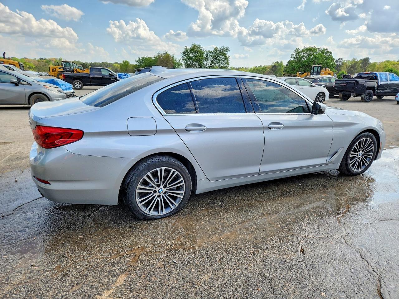2019 BMW 530 I - zdjęcie 3