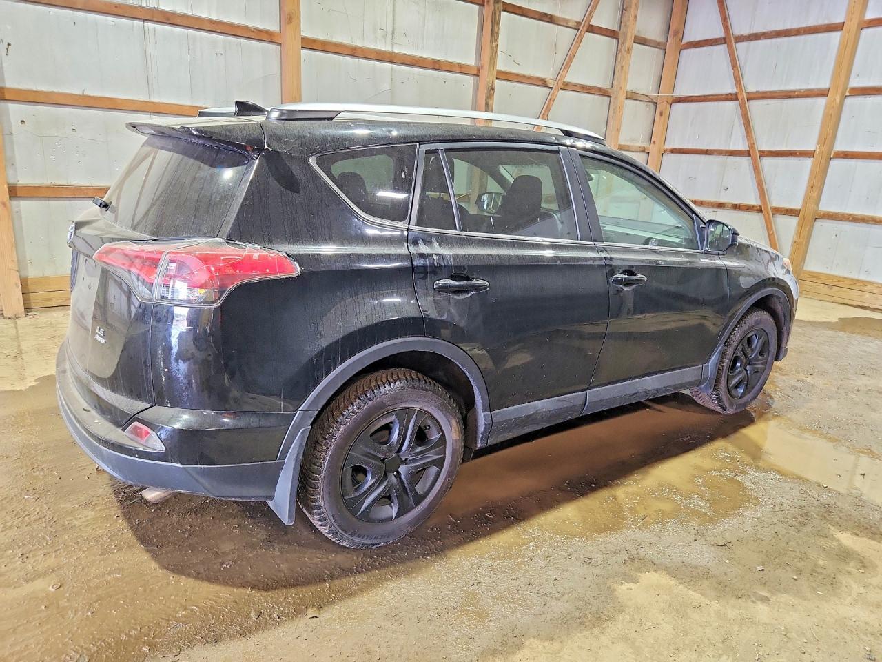 2017 Toyota Rav4 Le - zdjęcie 3