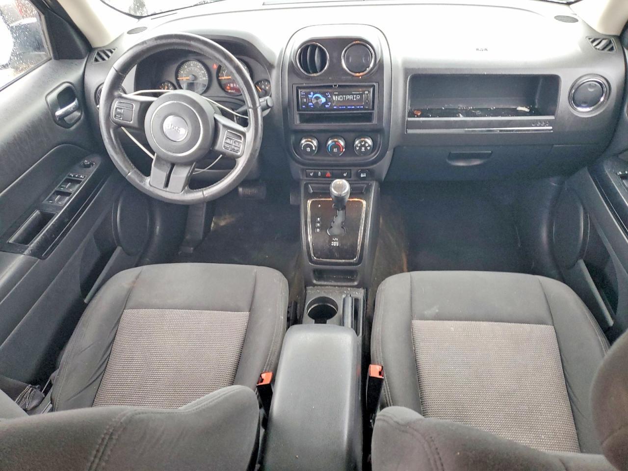 2014 Jeep Patriot Latitude - zdjęcie 8