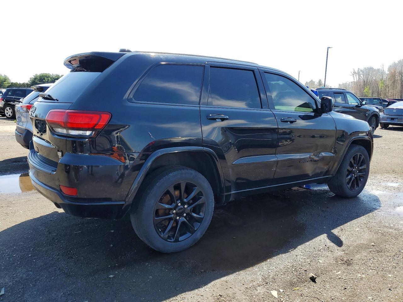 2018 Jeep Grand Cherokee Laredo - zdjęcie 3