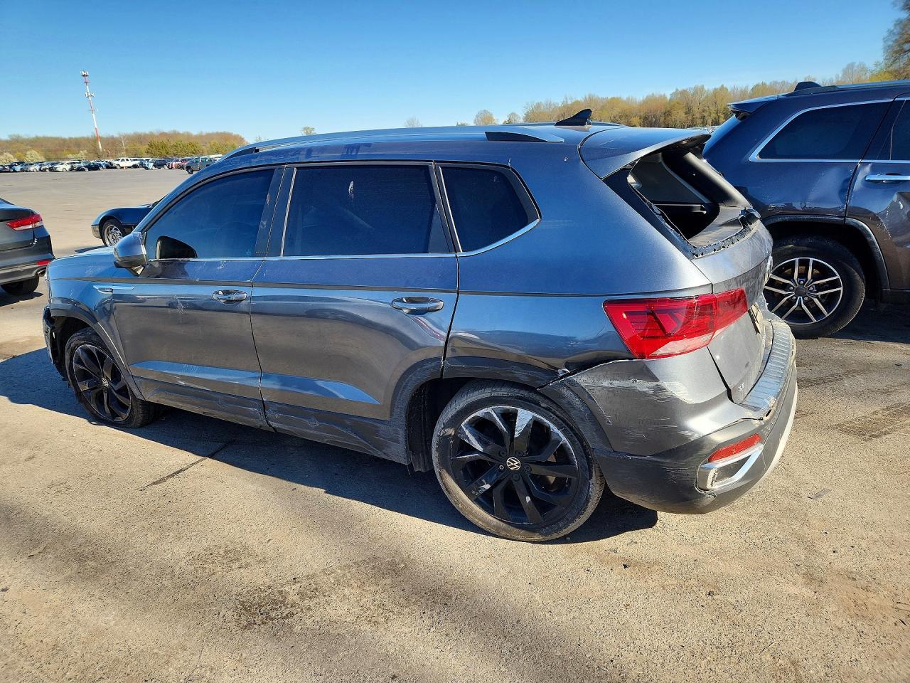 2023 Volkswagen Taos Se - zdjęcie 2