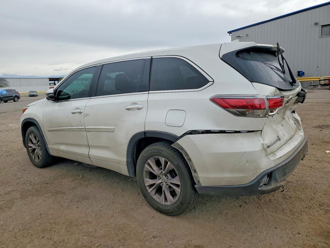 2015 Toyota Highlander Le Plus - zdjęcie 2