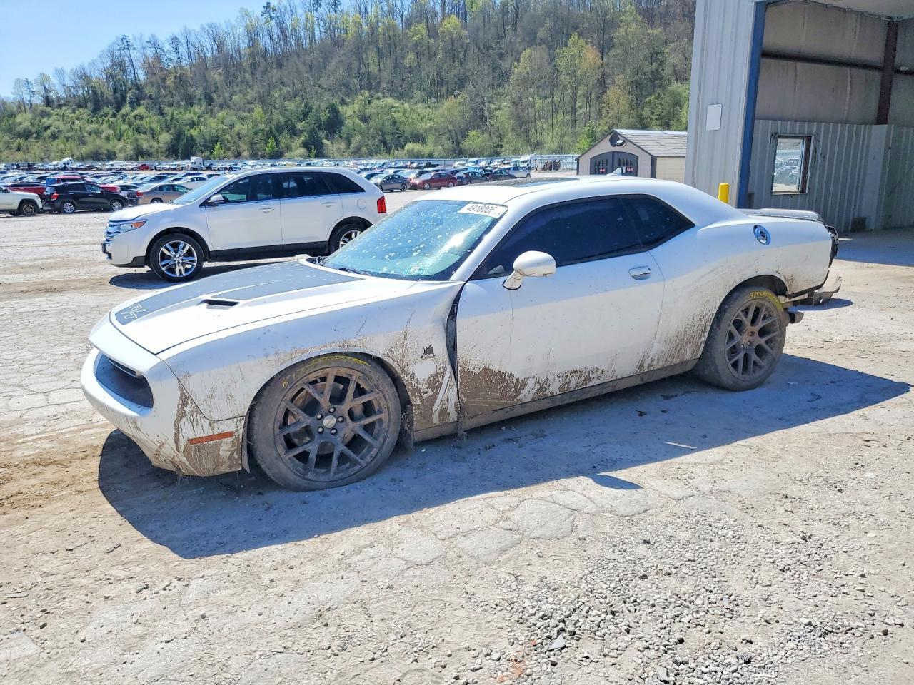 2015 Dodge Challenger R - zdjęcie główne