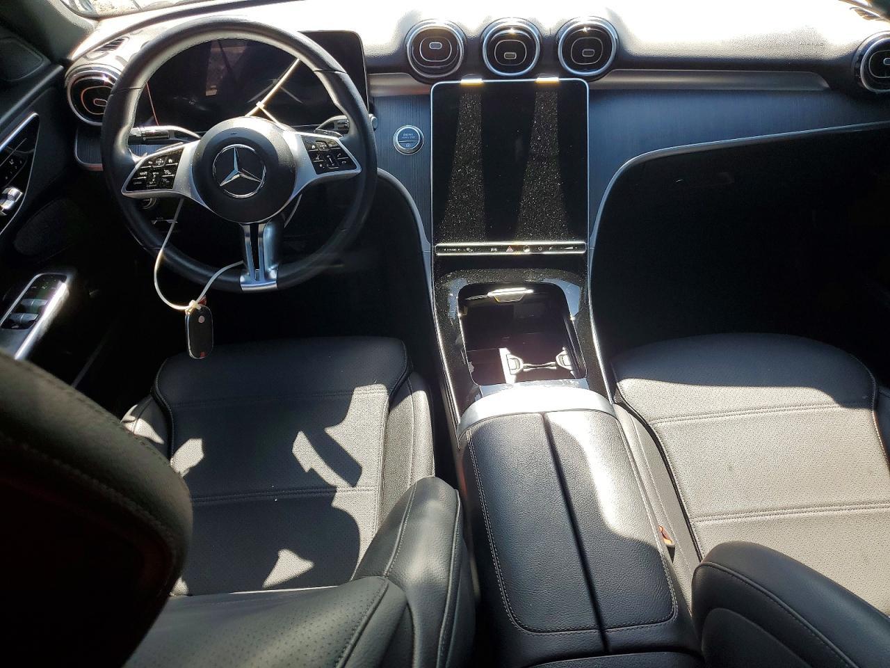 2024 Mercedes-Benz C 300 - zdjęcie 8