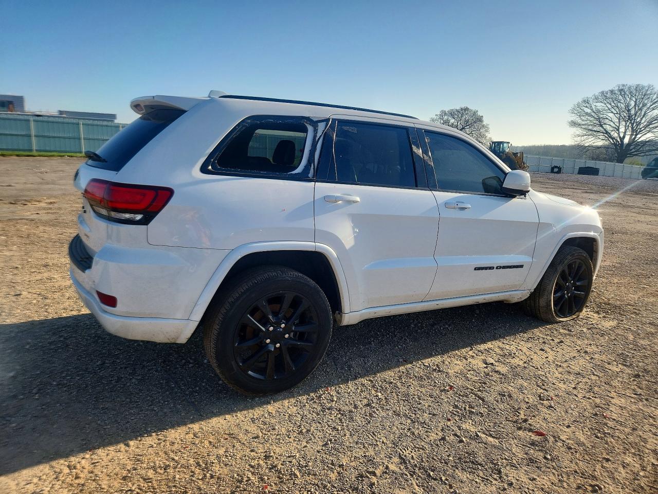 2021 Jeep Grand Cherokee Laredo - zdjęcie 3