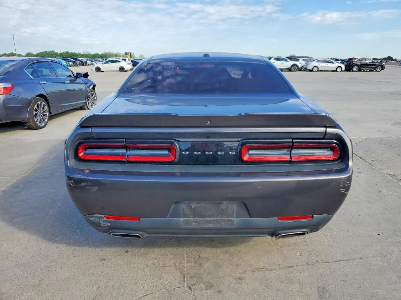 2018 Dodge Challenger Sxt - zdjęcie 6