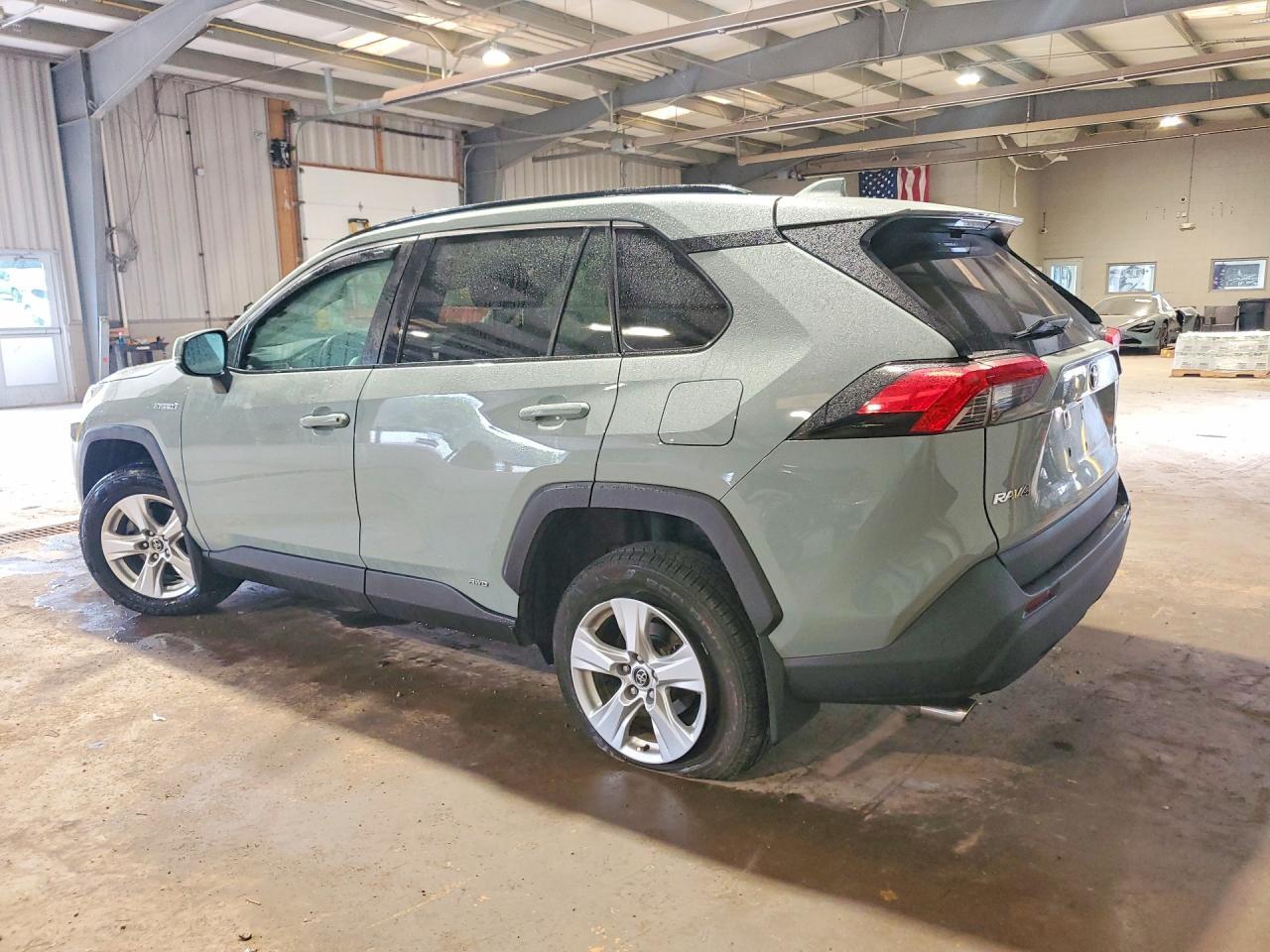 2021 Toyota Rav4 Hybrid Xle - zdjęcie 2