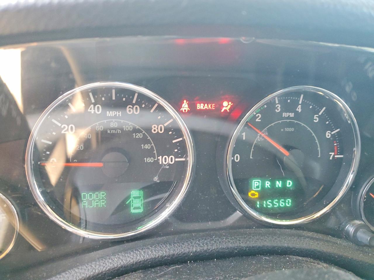2013 Jeep Wrangler Unlimited Sahara - zdjęcie 9