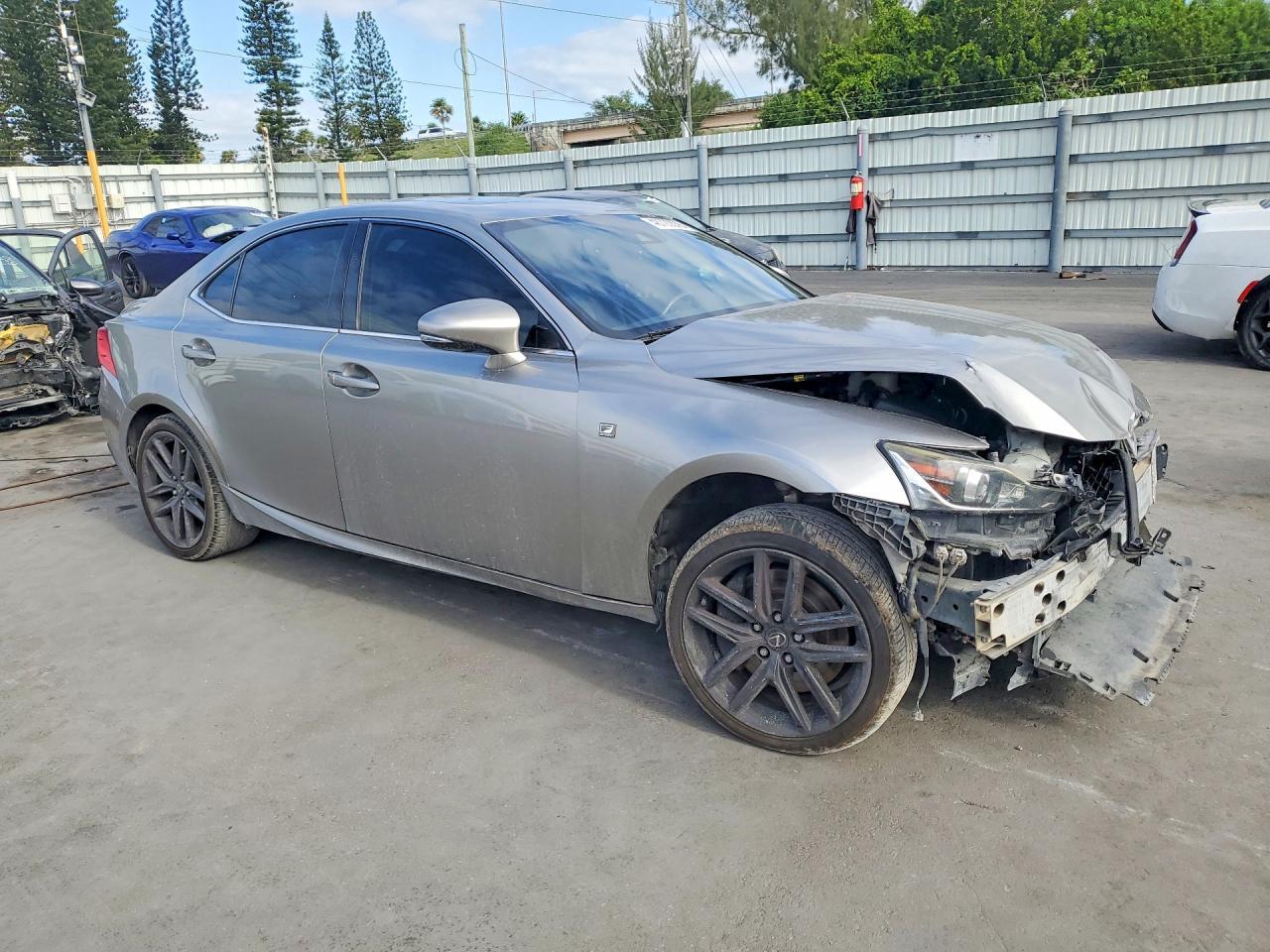 2017 Lexus Is 200T Base - zdjęcie 4