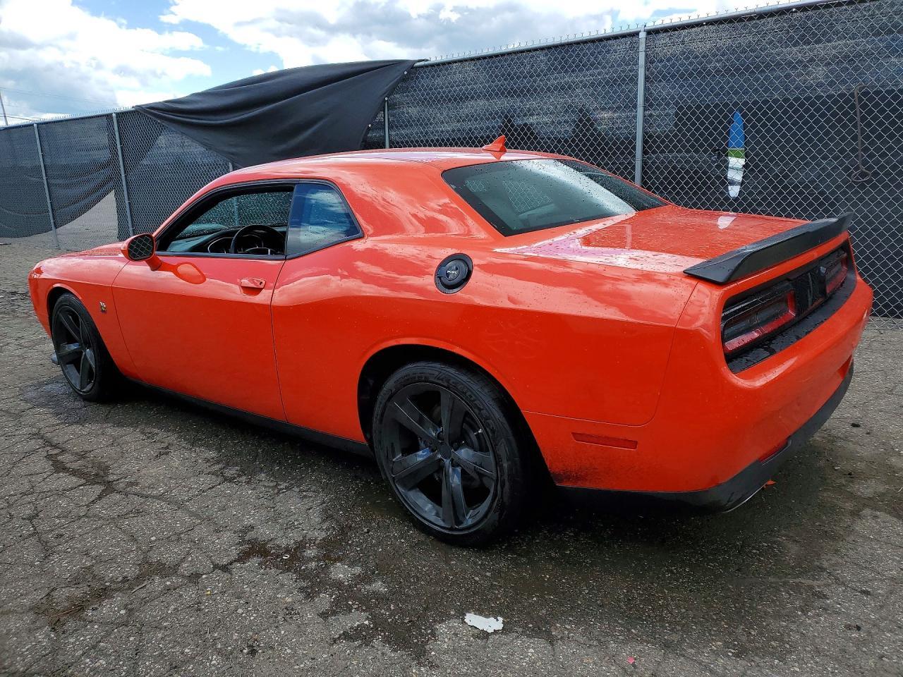 2016 Dodge Challenger R - zdjęcie 2
