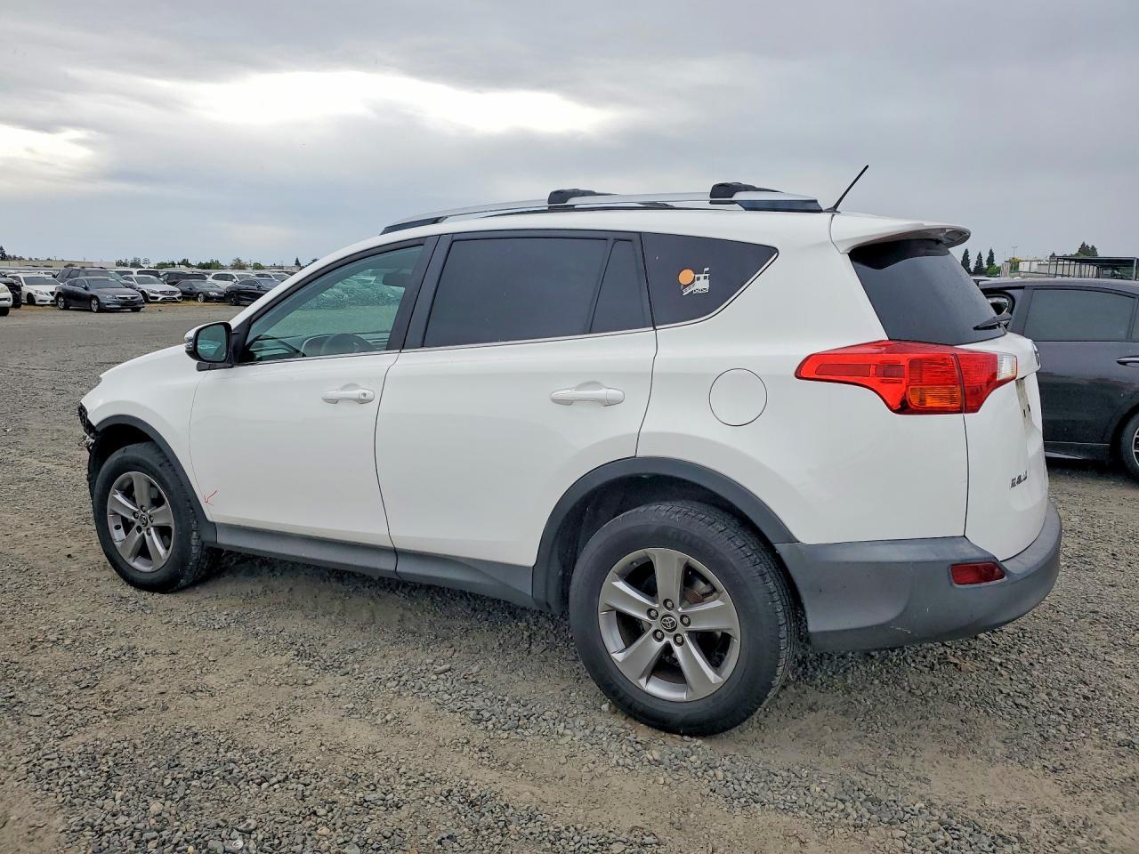 2015 Toyota Rav4 Xle - zdjęcie 2