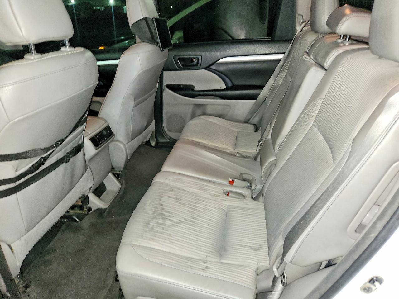 2016 Toyota Highlander Base - zdjęcie 10