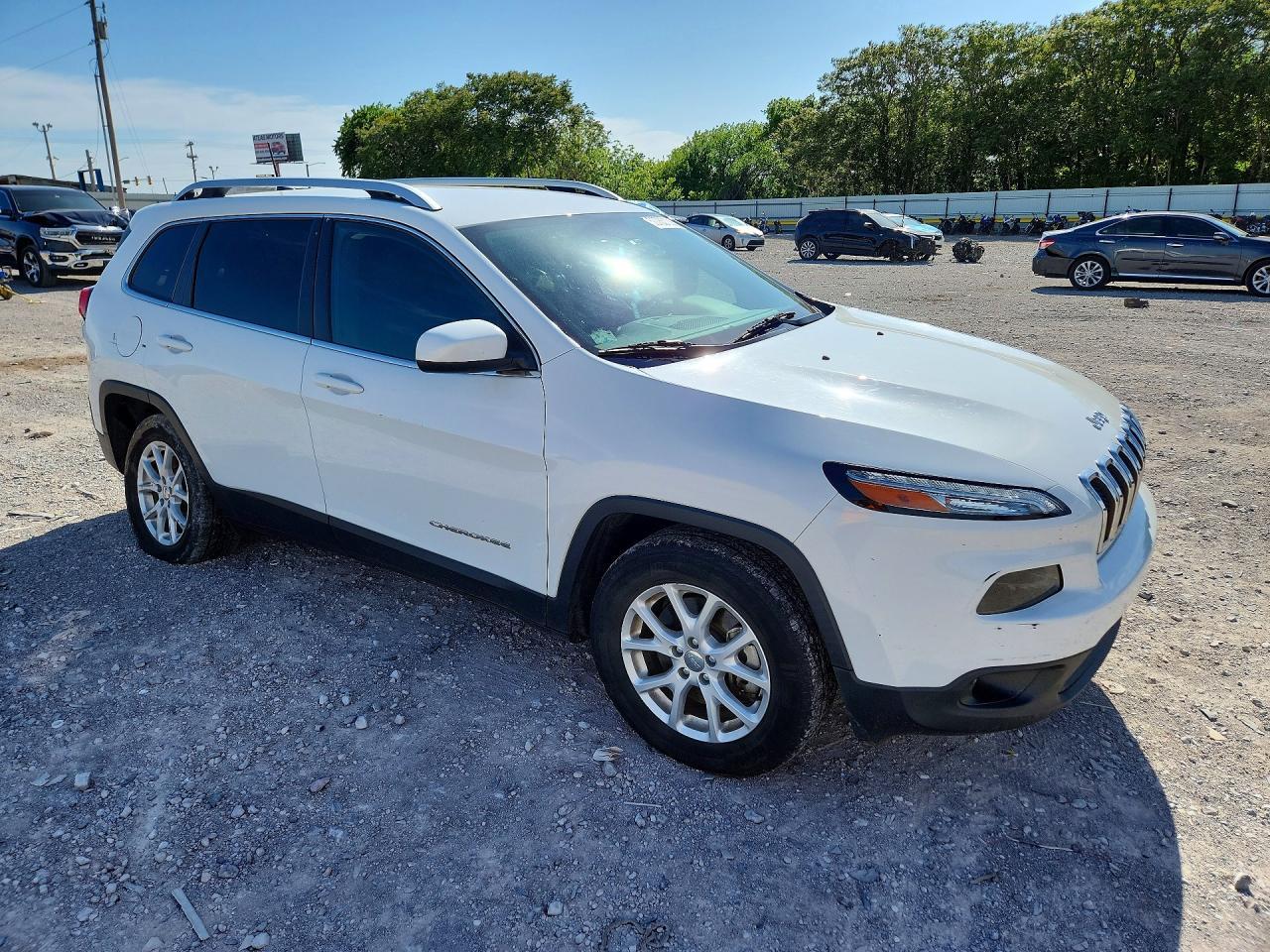 2017 Jeep Cherokee Latitude - zdjęcie 4