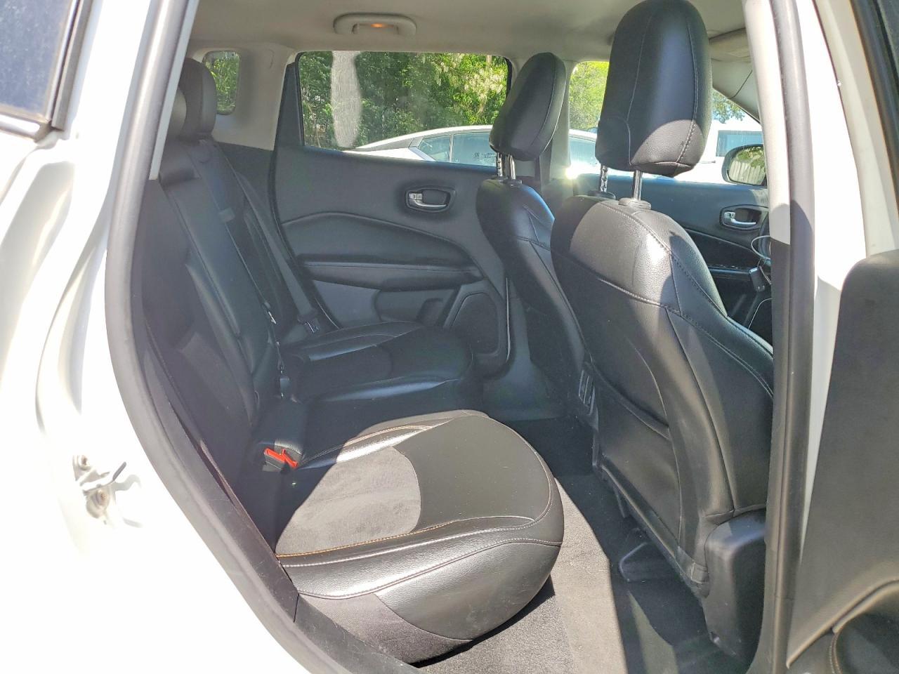 2021 Jeep Compass Latitude - zdjęcie 10