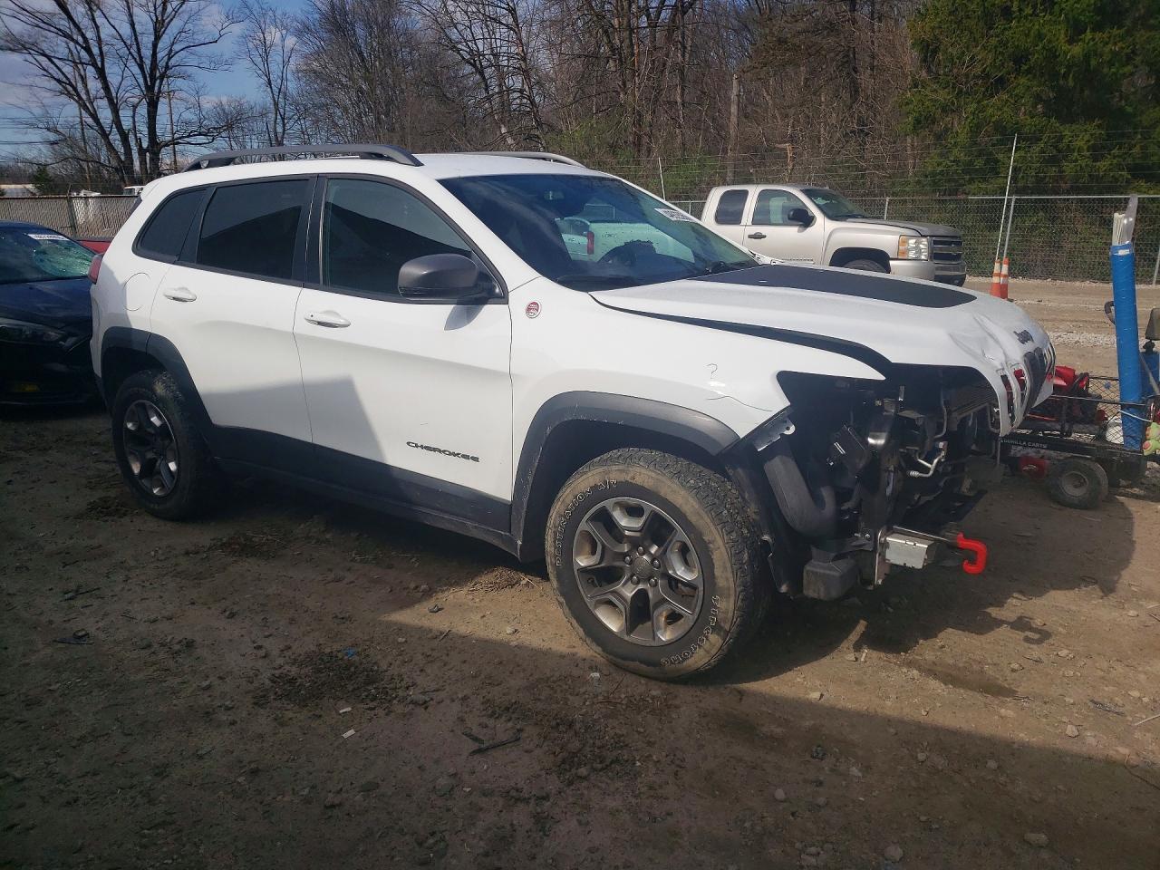 2019 Jeep Cherokee Trailhawk - zdjęcie 4