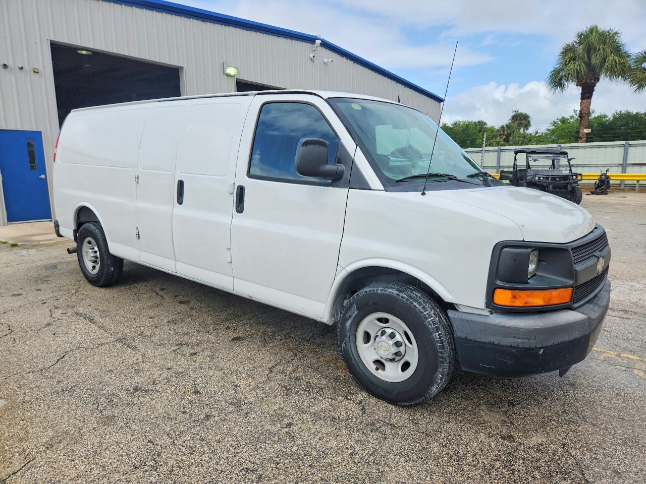 2013 Chevrolet Express G2500 - zdjęcie 4