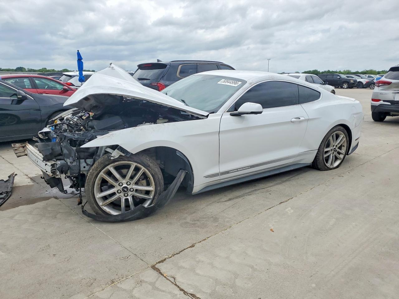 2017 Ford Mustang - zdjęcie główne