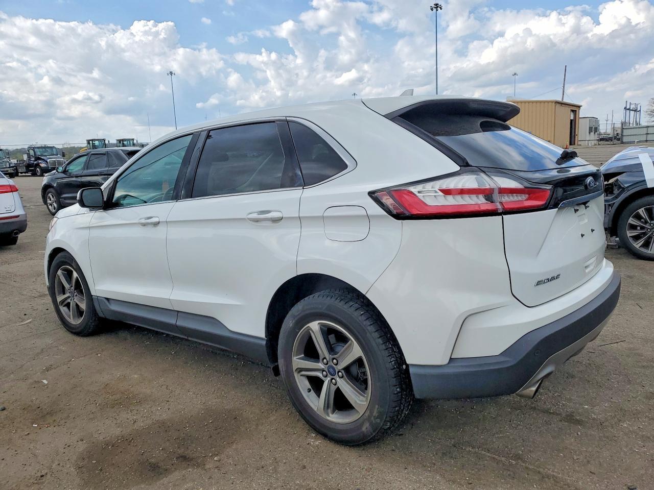 2019 Ford Edge Sel - zdjęcie 2