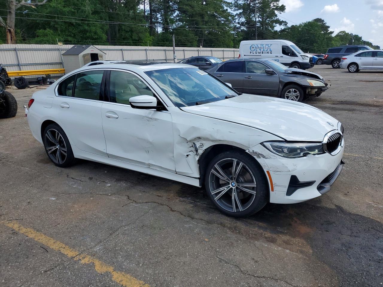 2021 BMW 330I - zdjęcie 4