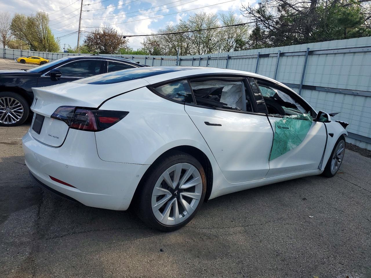 2021 Tesla Model 3 - zdjęcie 3