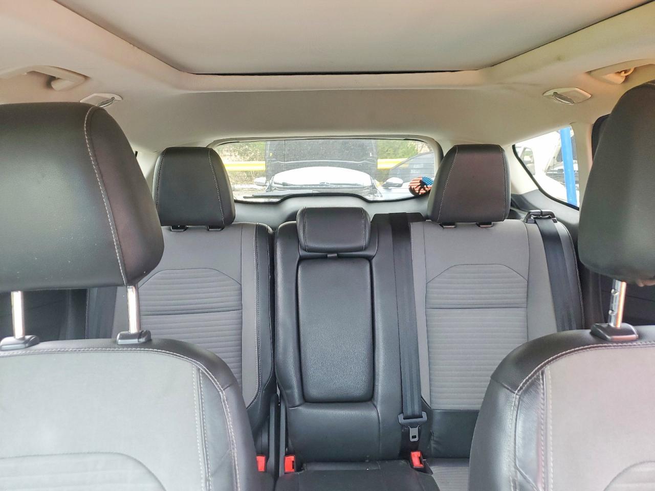 2017 Ford Escape Titanium - zdjęcie 10