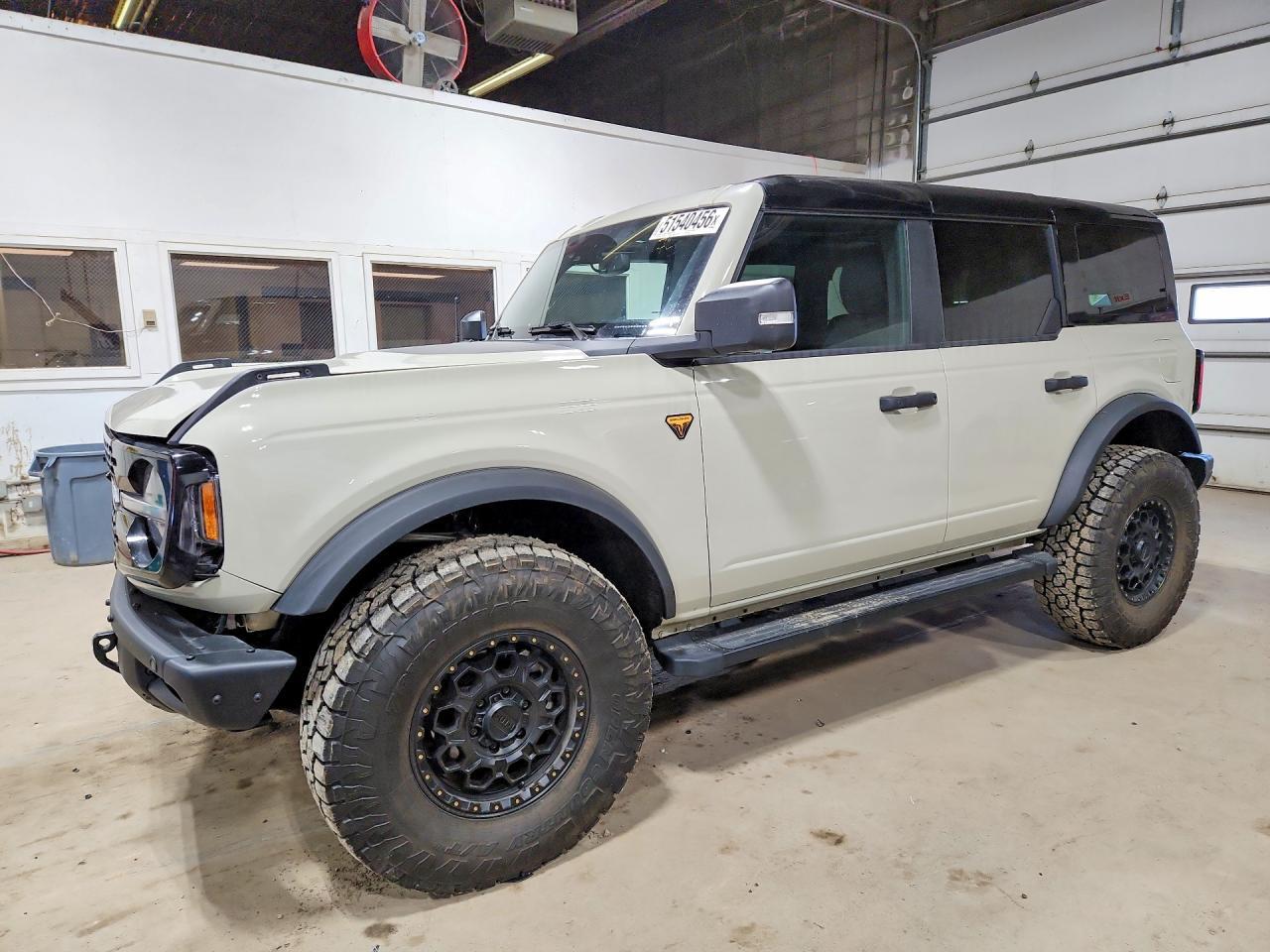 2025 Ford Bronco Badlands - zdjęcie główne