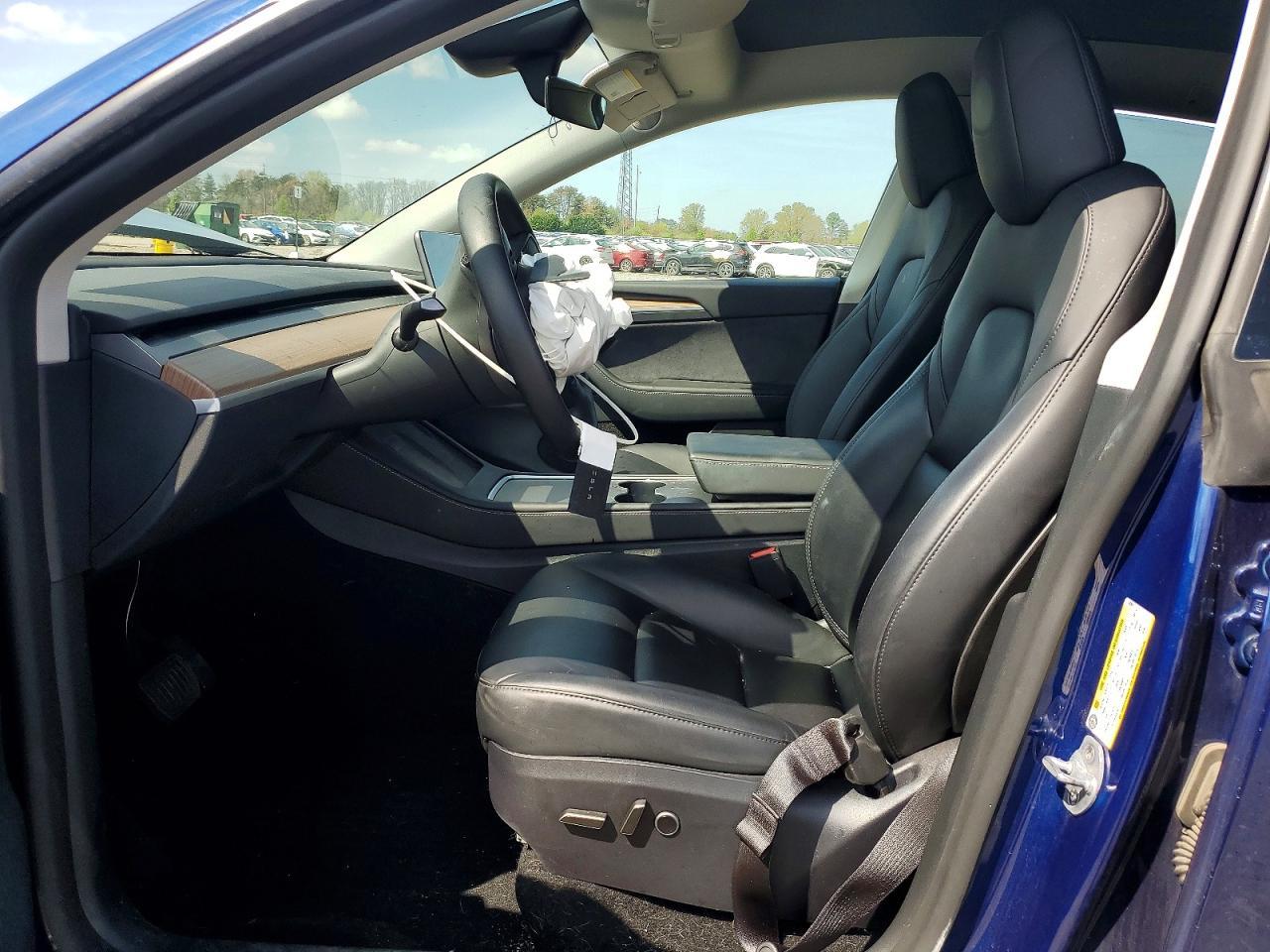 2025 Tesla Model Y - zdjęcie 7